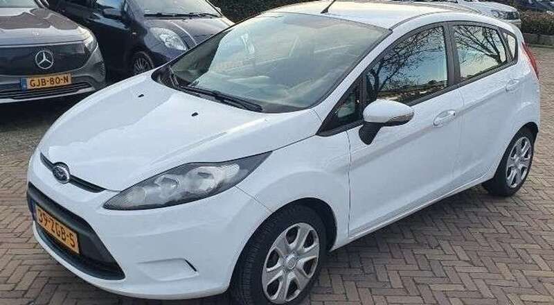 Wit Gebruikt 2012 Ford Fiesta Hatchback | € 5.000 (Eerlijke prijs) - Afbeelding 1/4