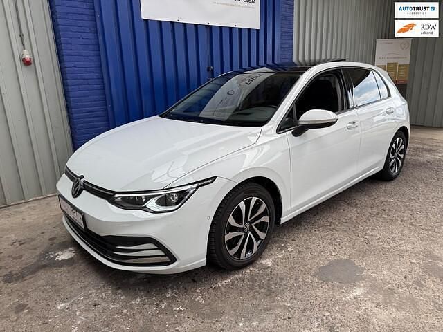 Wit Gebruikt 2022 VW Golf VIII Active Hatchback | € 24.450 (Goede deal) - Afbeelding 1/4