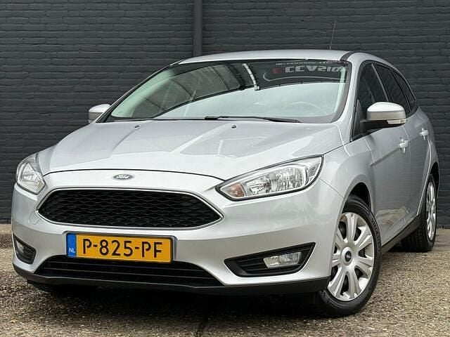 Grijs Gebruikt 2015 Ford Focus Titanium Stationwagen | € 8.745 (Super prijs) - Afbeelding 1/4