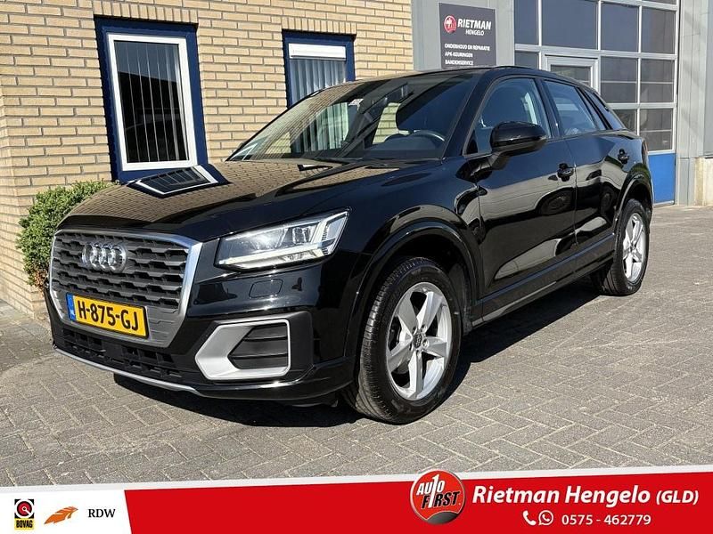 Zwart Gebruikt 2019 Audi Q2 Sport SUV | € 22.500 (Eerlijke prijs) - Afbeelding 1/4