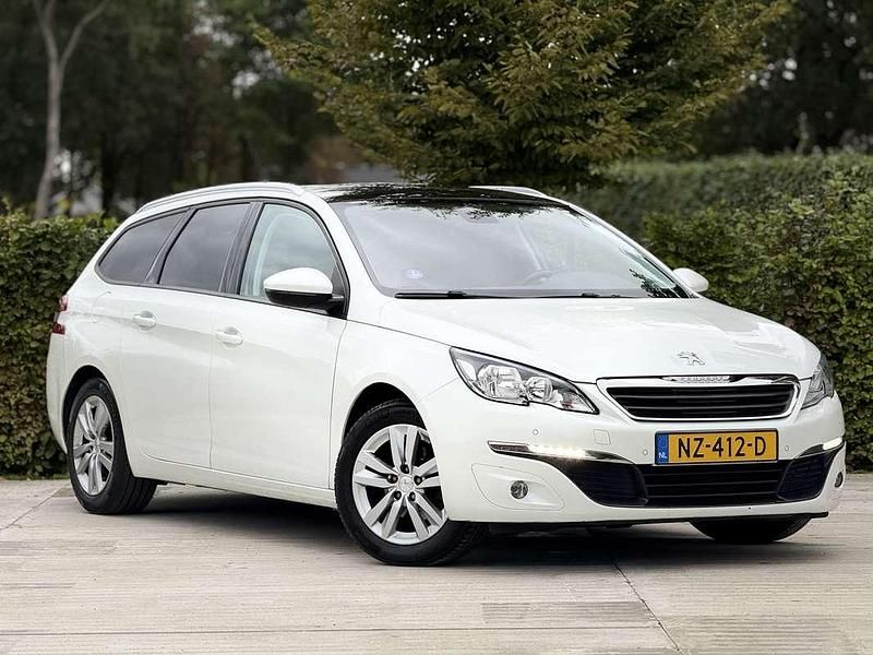 Wit Gebruikt 2017 Peugeot 308 MPV | € 5.949 (Eerlijke prijs) - Afbeelding 1/4