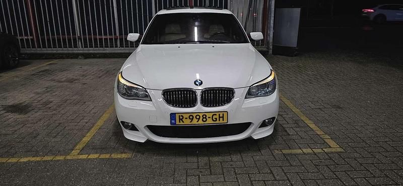 Wit Gebruikt 2007 BMW 550 Sedan | € 17.000 - Afbeelding 1/4