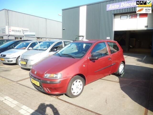 Rood Gebruikt 2003 Fiat Punto Dynamic Hatchback | € 999 (Eerlijke prijs) - Afbeelding 1/4