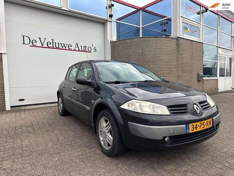 Zwart Occasion 2004 Renault Mégane II Luxe Hatchback | € 950 (Goede deal) - Afbeelding 1/4