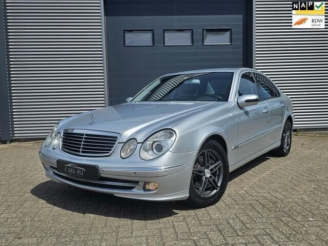 Grijs Gebruikt 2006 Mercedes E350 Avantgarde Sedan | € 6.450 (Eerlijke prijs) - Afbeelding 1/4