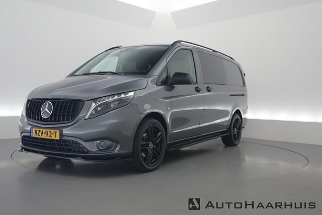 Grijs Gebruikt 2024 Mercedes Vito MPV | € 51.950 - Afbeelding 1/4
