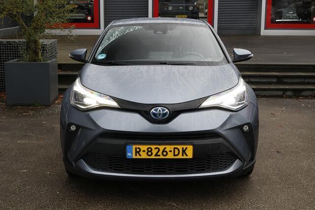 Grijs Occasion 2022 Toyota C-HR Style SUV | € 23.950 (Eerlijke prijs) - Afbeelding 1/4