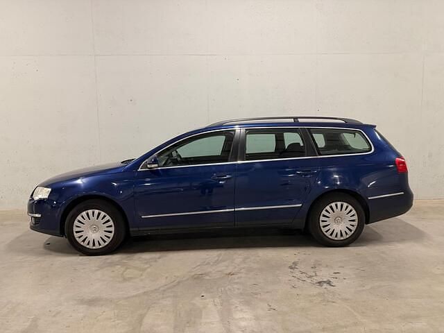 Blauw Occasion 2008 VW Passat Comfortline Stationwagen | € 1.495 (Super prijs) - Afbeelding 1/4