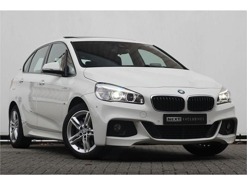Wit Gebruikt 2017 BMW 225 Active Tourer iPerformance MPV | € 18.950 (Eerlijke prijs) - Afbeelding 1/4