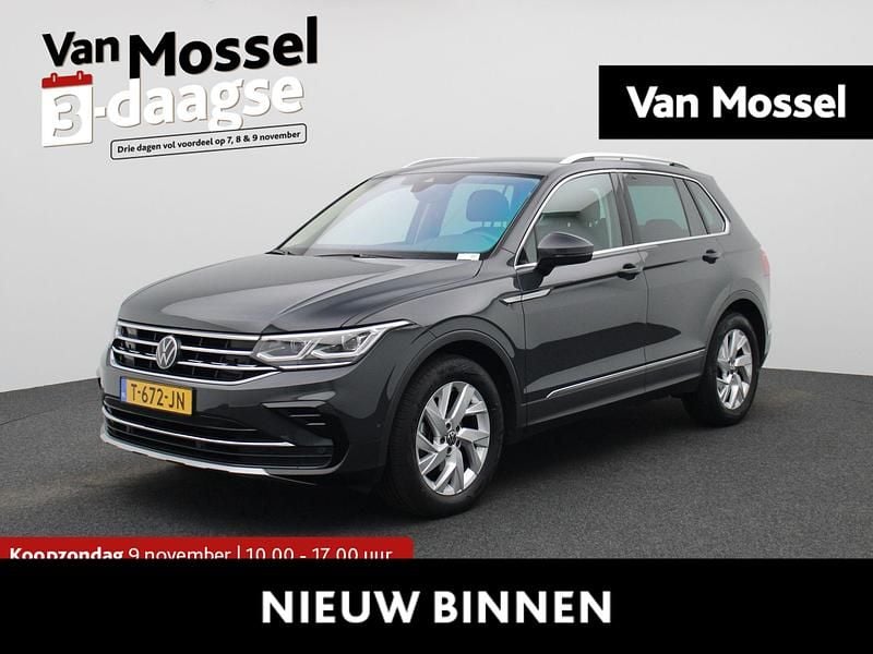 Grijs Gebruikt 2023 VW Tiguan Elegance SUV | € 35.900 (Eerlijke prijs) - Afbeelding 1/4