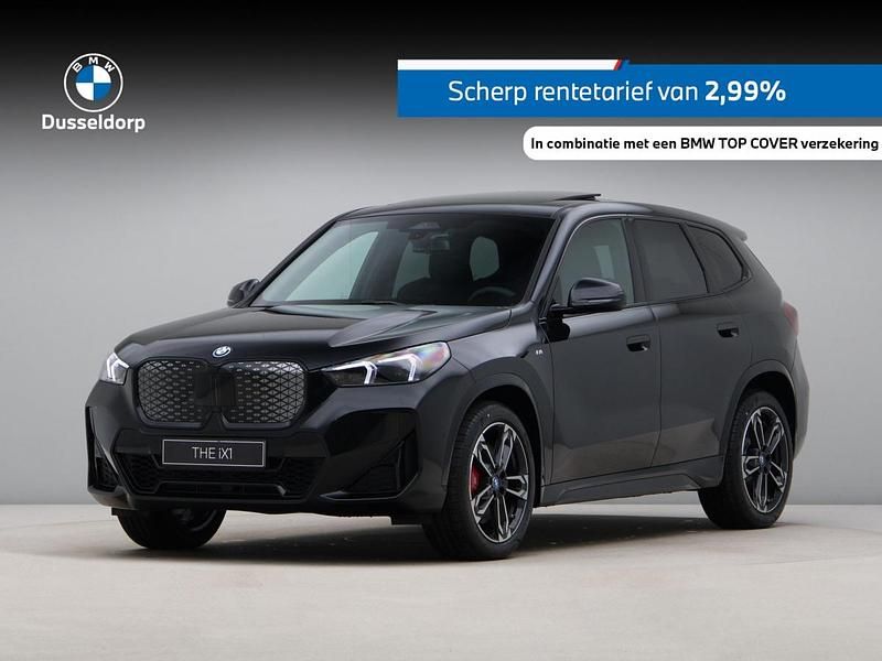 Zwart Gebruikt 2025 BMW iX1 M Sport SUV | € 46.950 - Afbeelding 1/4