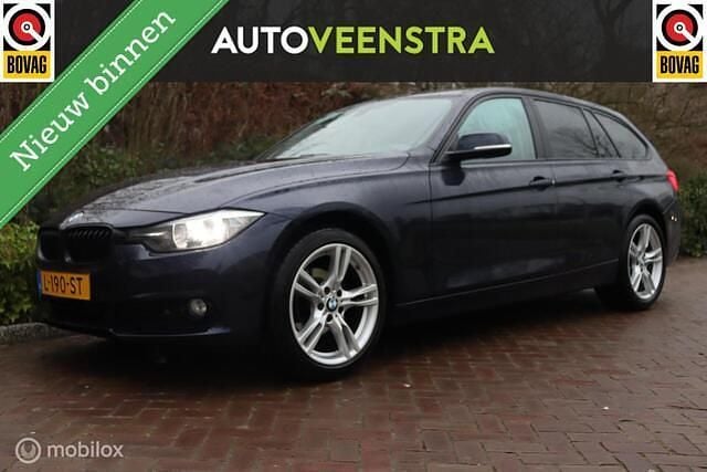 Blauw Occasion 2017 BMW 318 Executive Stationwagen | € 9.950 (Super prijs) - Afbeelding 1/4