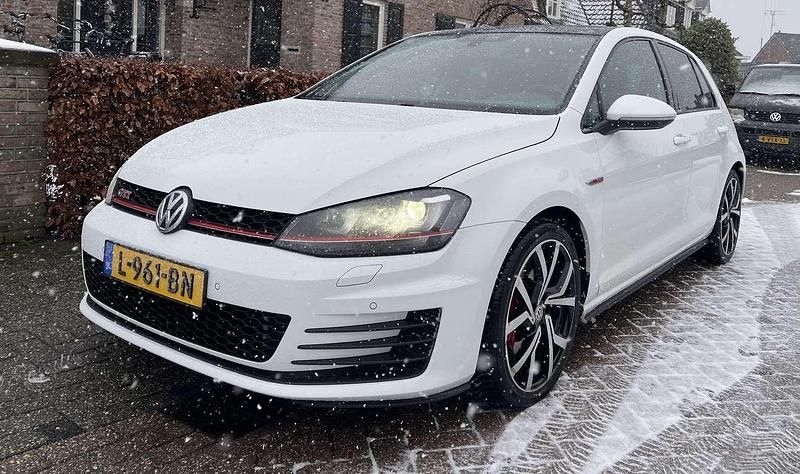 Occasion VW Golf VII GTI 230 PK (169 kW) 2014 Wit Stationwagen