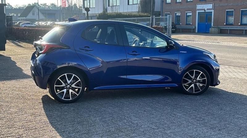 Occasion Toyota Yaris Hybrid Edition 2021 Blauw (metallic) Hatchback