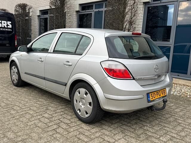 Occasion Opel Astra Enjoy 105 PK (77 kW) 2004 Grijs Hatchback