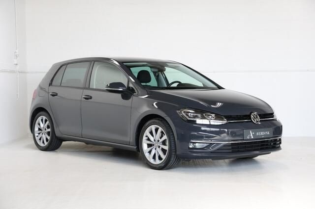 Grijs, andere lak Gebruikt 2019 VW Golf VII Highline Hatchback | € 16.490 (Eerlijke prijs) - Afbeelding 1/4