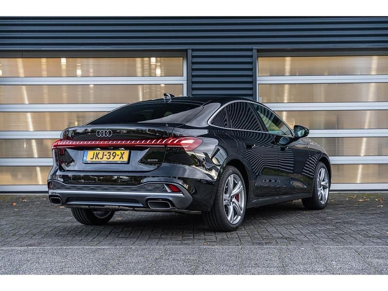 Occasion Audi A5 Advanced 300 PK (220 kW) 2025 Zwart Sedan