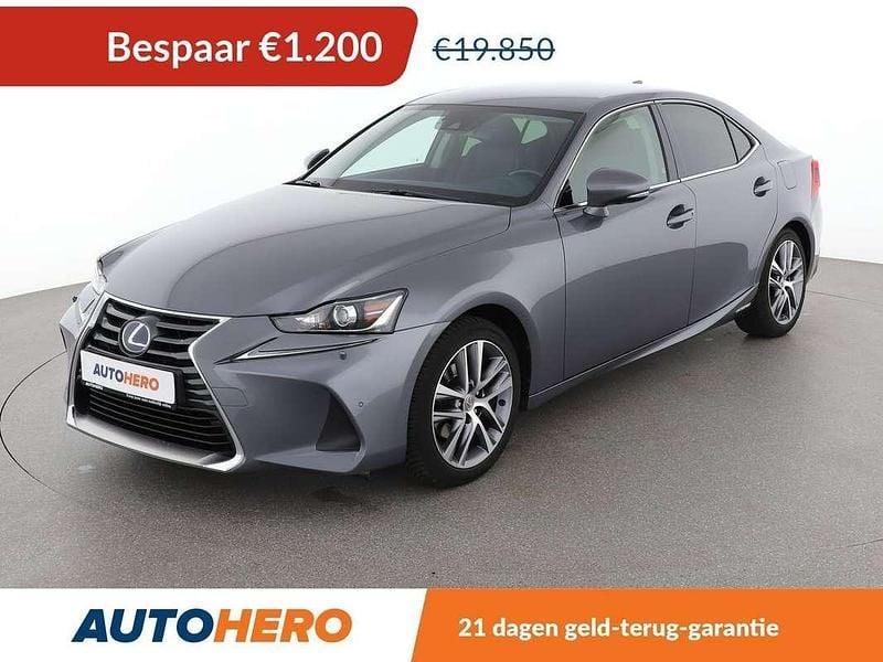 Grijs Gebruikt 2017 Lexus IS300h Business Edition Sedan | € 18.449 (Goede deal) - Afbeelding 1/3