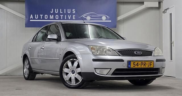Occasion Ford Mondeo Ghia 170 PK (125 kW) 2004 Grijs Hatchback
