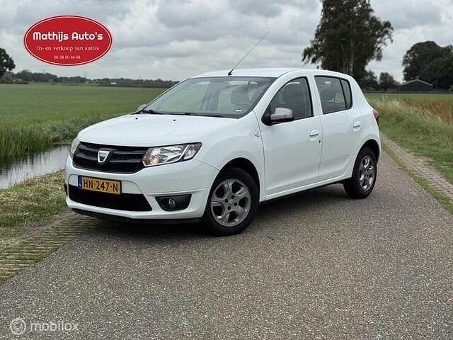 Wit Gebruikt 2015 Dacia Sandero Anniversary Hatchback | € 4.450 (Eerlijke prijs) - Afbeelding 1/4