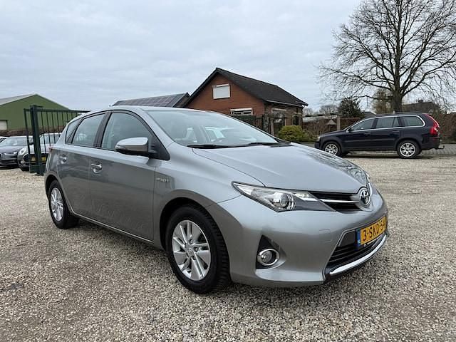 Occasion Toyota Auris Hybrid 99 PK (72 kW) 2013 Grijs Hatchback