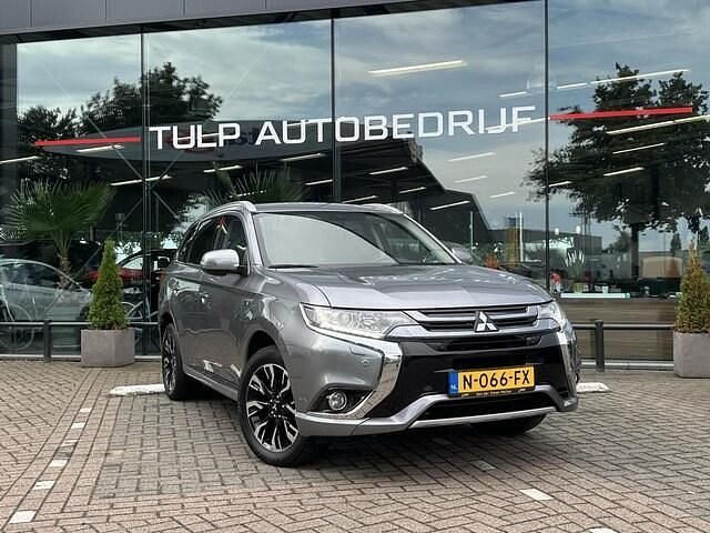 Occasion Mitsubishi Outlander P-HEV 121 PK (88 kW) 2017 Grijs SUV