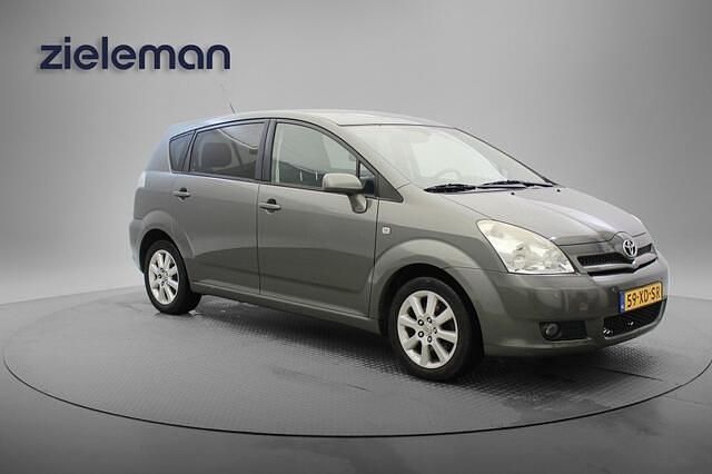 Grijs Gebruikt 2007 Toyota Verso MPV | € 2.845 (Eerlijke prijs) - Afbeelding 1/4