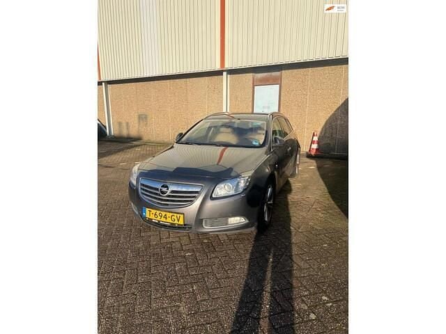 Overige Occasion 2010 Opel Insignia Cosmo Stationwagen | € 1.750 (Super prijs) - Afbeelding 1/4
