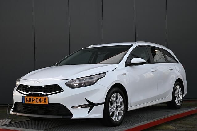 Wit Gebruikt 2024 Kia Ceed Sportswagon Comfort Stationwagen | € 20.950 (Goede deal) - Afbeelding 1/4