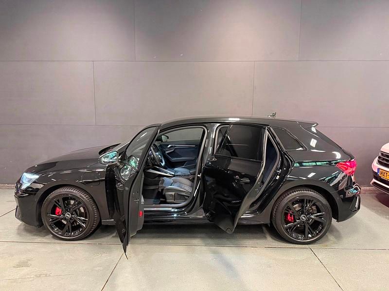 Occasion Audi A3 Sportback e-tron Competition 2026 Zwart Hatchback