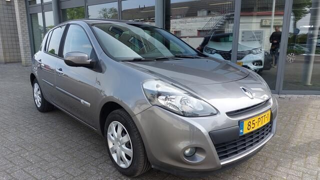 Grijs Gebruikt 2011 Renault Clio II Hatchback | € 4.450 (Duur) - Afbeelding 1/4