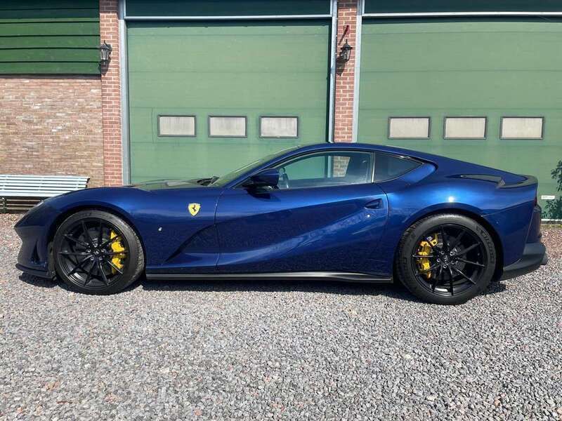Blauw Gebruikt 2020 Ferrari 812 Coupé | € 340.000 - Afbeelding 1/4