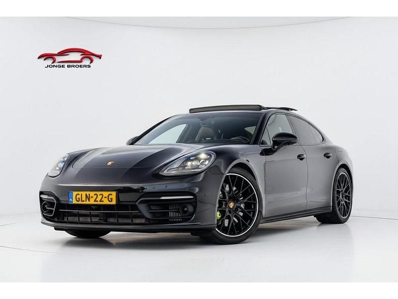 Zwart Occasion 2023 Porsche Panamera Platinum Edition Hatchback | € 92.995 (Eerlijke prijs) - Afbeelding 1/4