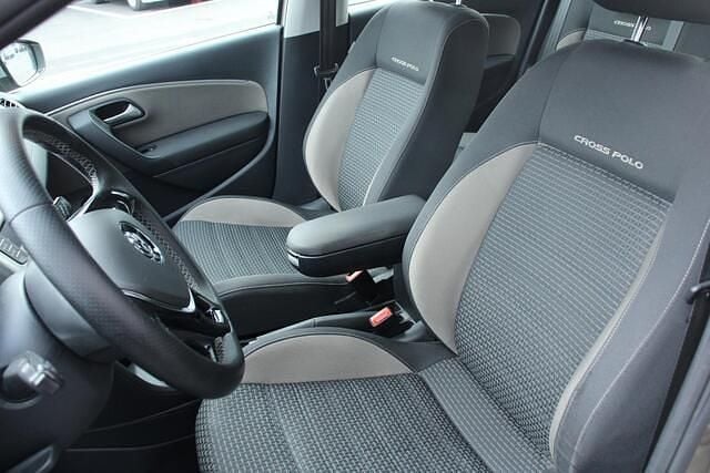 Occasion VW Polo Cross 90 PK (66 kW) 2016 Geel Hatchback