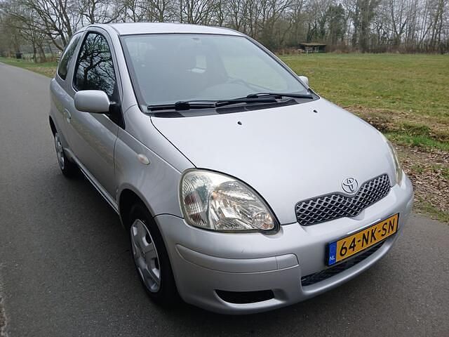 Occasion Toyota Yaris Sol 87 PK (63 kW) 2003 Grijs Hatchback