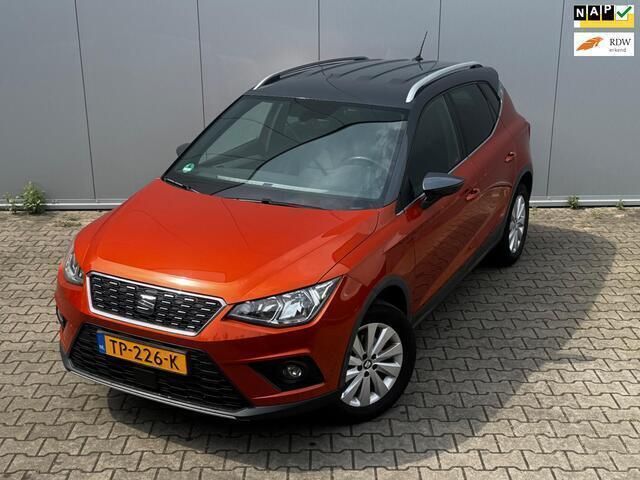 Oranje Gebruikt 2018 Seat Arona Business SUV | € 12.999 - Afbeelding 1/4