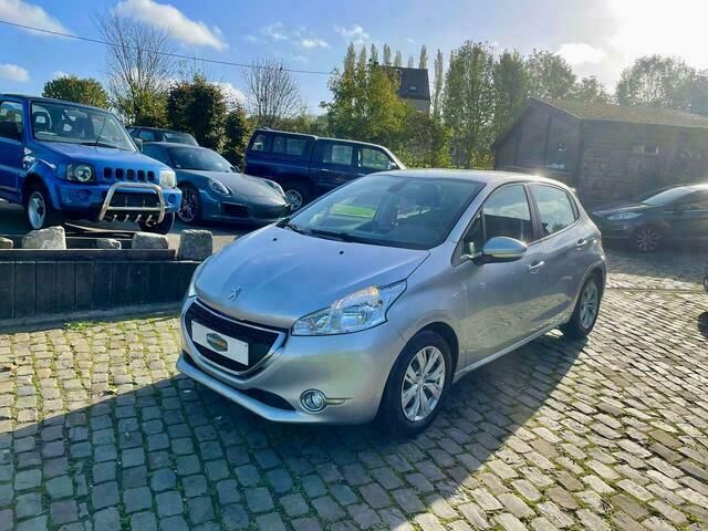 Grijs Gebruikt 2013 Peugeot 208 Active Hatchback | € 9.995 (Duur) - Afbeelding 1/4
