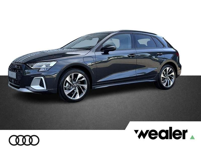 Nieuw Audi A3 e-tron Advanced 204 PK (150 kW) 2025 Grijs Hatchback