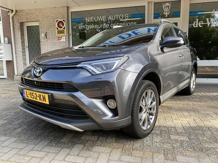 Grijs Gebruikt 2016 Toyota RAV4 Executive SUV | € 18.950 (Eerlijke prijs) - Afbeelding 1/4