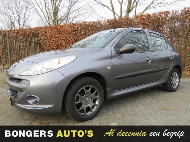 Grijs Gebruikt 2010 Peugeot 206+ Hatchback | € 4.000 (Iets duurder) - Afbeelding 1/4