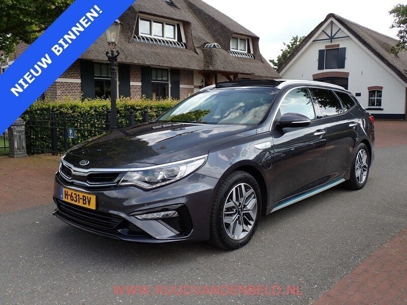 Grijs, metallic lak Gebruikt 2020 Kia Optima Stationwagen | € 17.900 (Duur) - Afbeelding 1/4