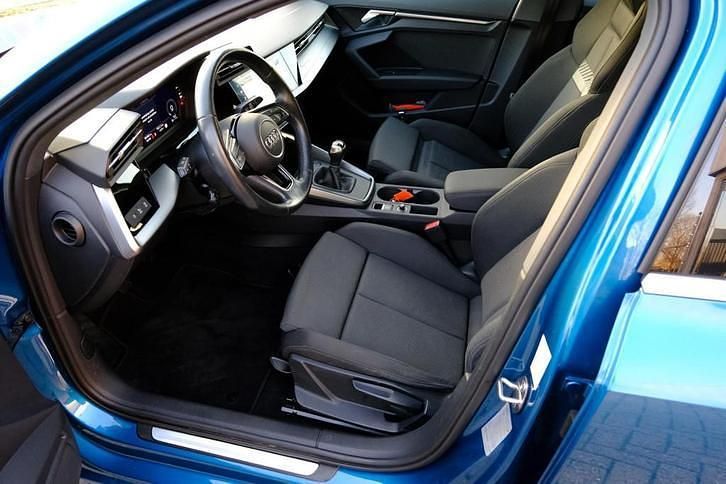 Occasion Audi A3 Business 110 PK (80 kW) 2021 Blauw Hatchback