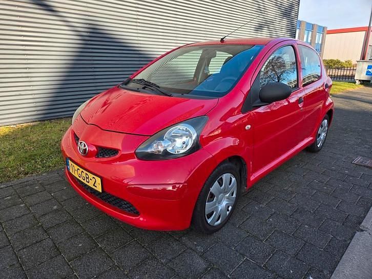 Occasion 2008 Toyota Aygo Hatchback | € 2.550 (Eerlijke prijs) - Afbeelding 1/4