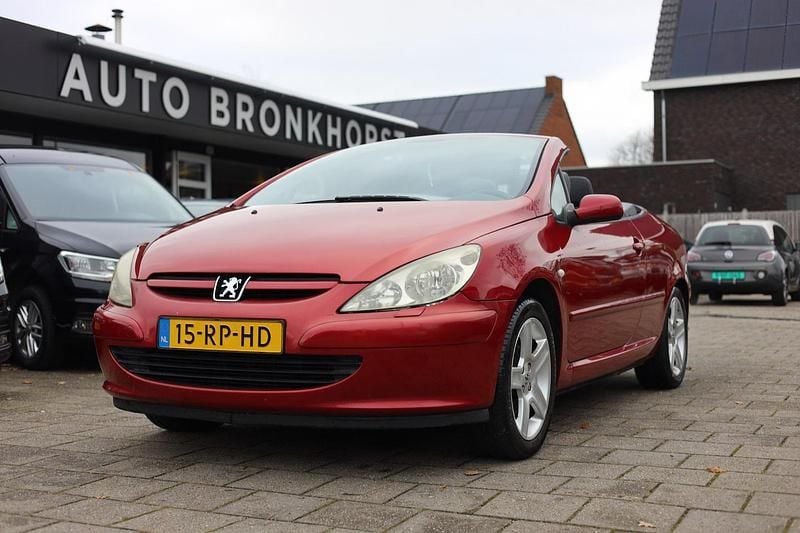 Occasion Peugeot 307 CC 142 PK (104 kW) 2005 Rood Cabriolet