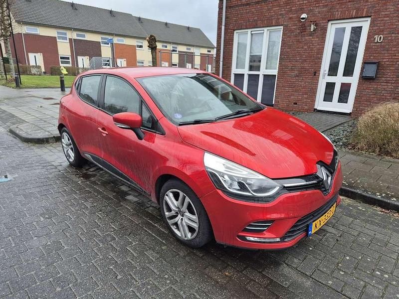 Occasion Renault Clio IV Zen 90 PK (66 kW) 2016 Rood Hatchback