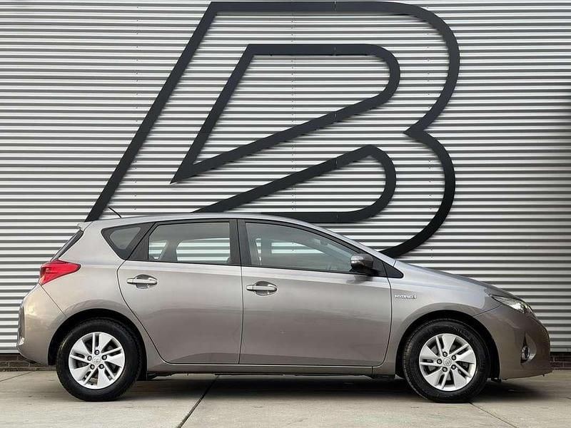 Occasion Toyota Auris Hybrid 136 PK (100 kW) 2013 Bruin Hatchback