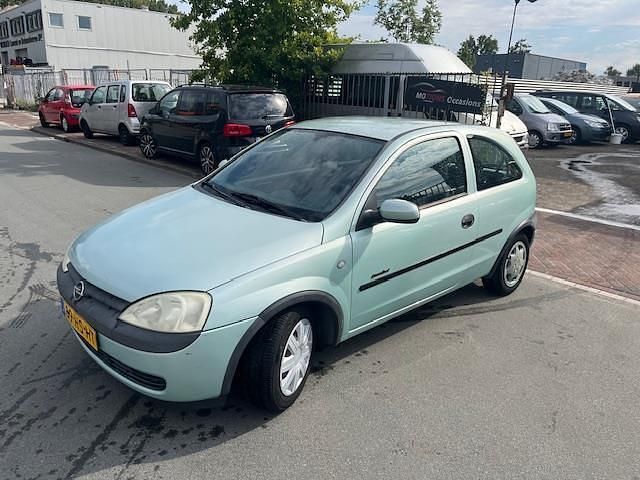 Groen Gebruikt 2001 Opel Corsa Hatchback | € 1.399 (Eerlijke prijs) - Afbeelding 1/4