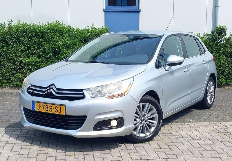 Grijs, metallic lak Gebruikt 2013 Citroën C4 Hatchback | € 4.950 (Eerlijke prijs) - Afbeelding 1/4
