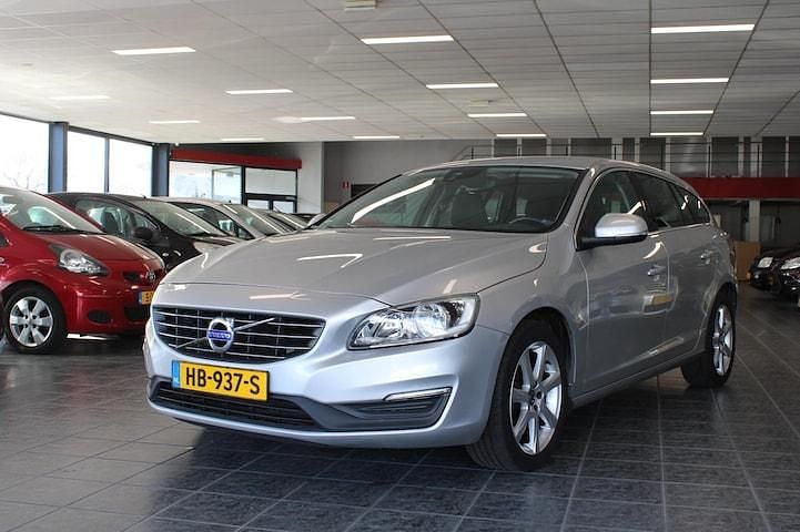 Occasion Volvo V60 Momentum 2015 Grijs Stationwagen