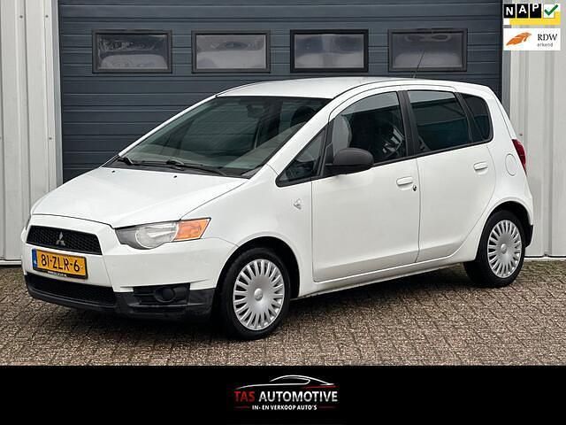 Wit Occasion 2012 Mitsubishi Colt Edition Hatchback | € 4.750 (Eerlijke prijs) - Afbeelding 1/4
